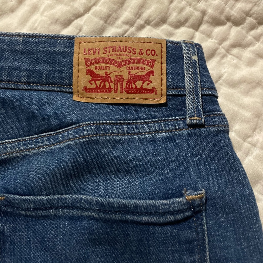 Levi Mid Skinny Jeans